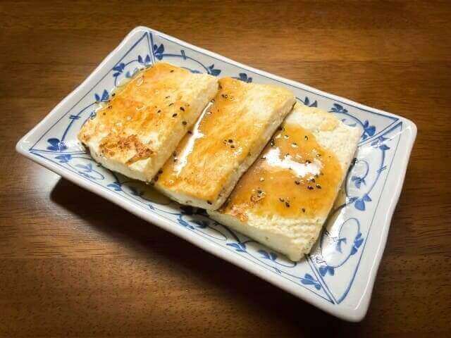 黒酢ソースの豆腐ステーキ